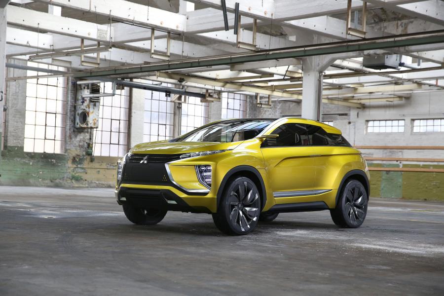  Mitsubishi eX Concept 2015 года  (фото 23 из 33)